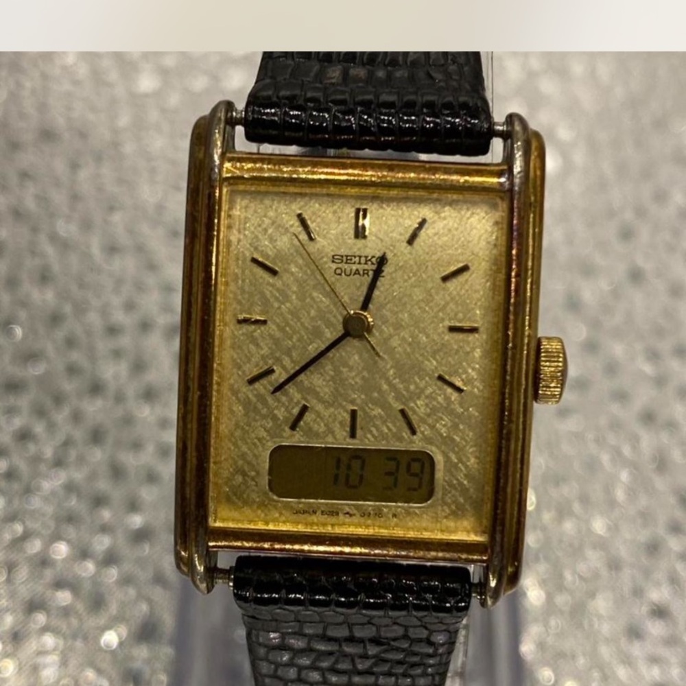 ^^^ Seiko *** Gold Dial Rectangular Watch / Black… - image 8
